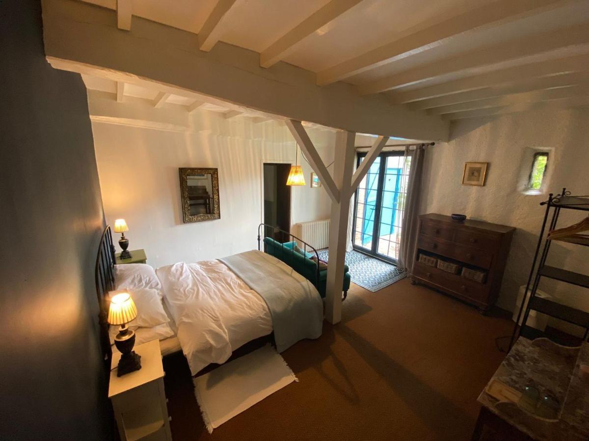 Bed and Breakfast Domaine Du Tafiart Sarron Exteriér fotografie