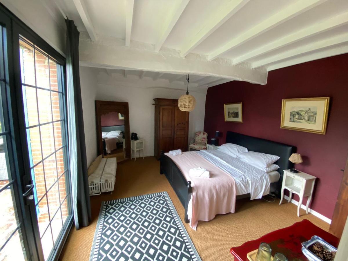 Bed and Breakfast Domaine Du Tafiart Sarron Exteriér fotografie