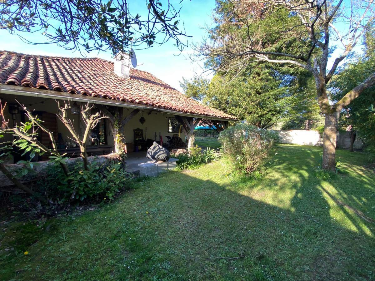 Bed and Breakfast Domaine Du Tafiart Sarron Exteriér fotografie