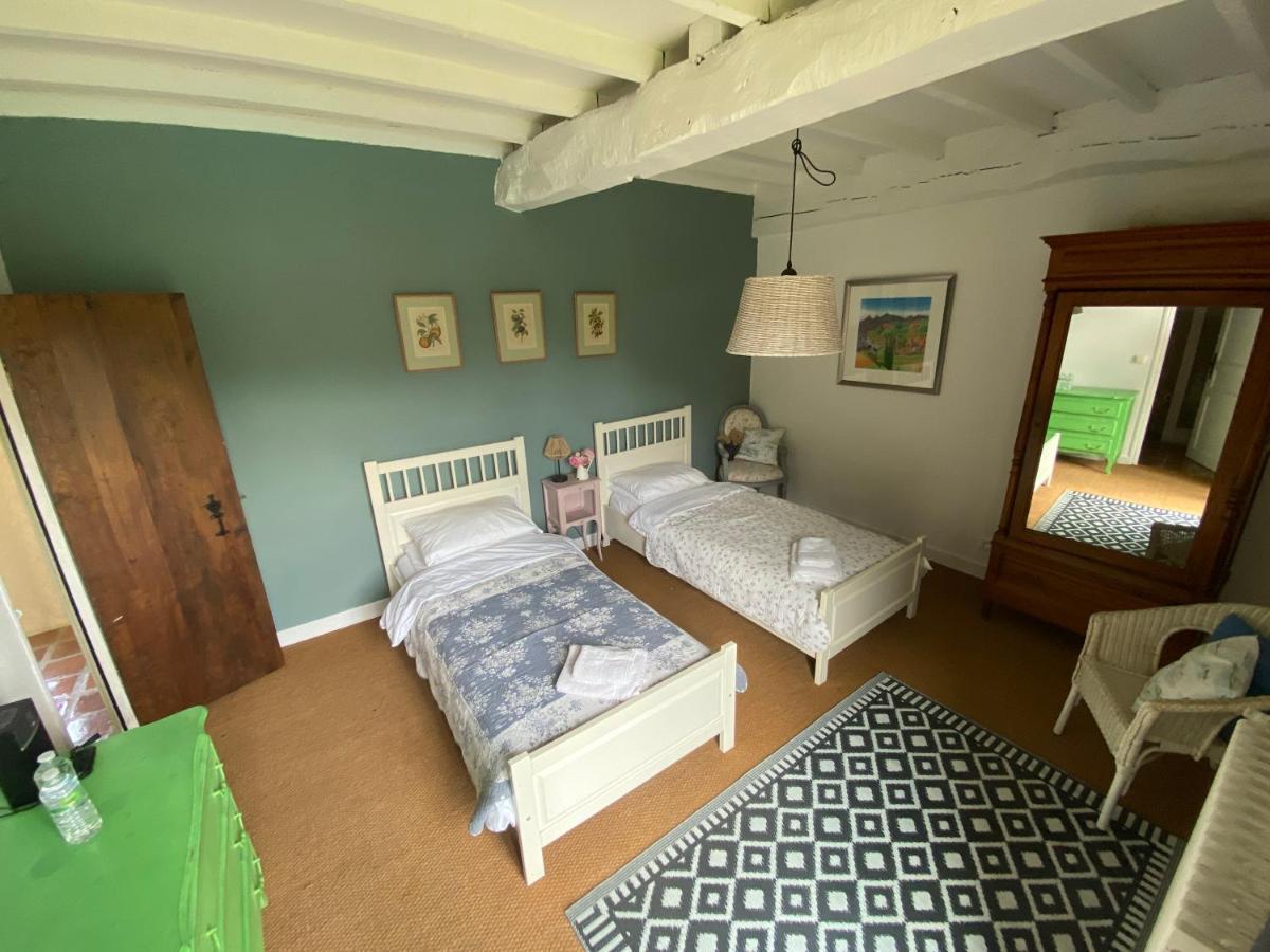 Bed and Breakfast Domaine Du Tafiart Sarron Exteriér fotografie